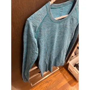 Lululemon Swiftly Tech Long sleeve Crew Size 6 Indian Ocean thumbnail 2