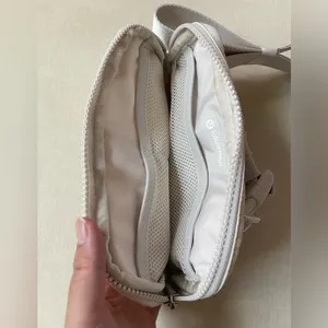 Lululemon Everywhere Belt Bag 1L - White Opal thumbnail 13