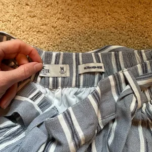Hollister Ultra High Rise Linen Blue Striped Tie Pants thumbnail 5