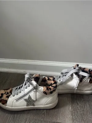 UNIONBAY White High-Top Sneakers with Leopard Faux Fur and Silver Star thumbnail 5