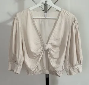 YFB Young Fabulous Broke Women Miranda Linen Blend Knot Crop Top Oatmeal Beige M thumbnail 1