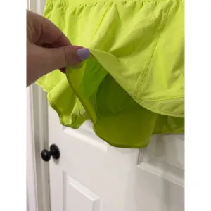 Lululemon Hotty‎ Hot High Rise Lined Shorts Neon Yellow Size 12 Activewear thumbnail 4
