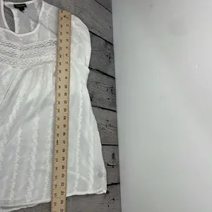Torrid White Eyelet & Lace Embroidered Hi-Lo Blouse size 1X thumbnail 15
