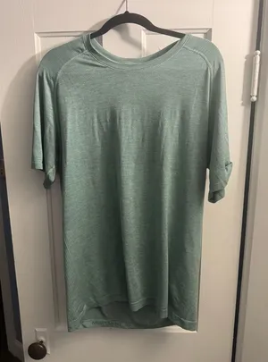 Men’s Lululemon T-Shirt thumbnail 1