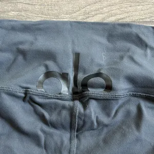 Alo yoga air land ocean bike shorts thumbnail 5