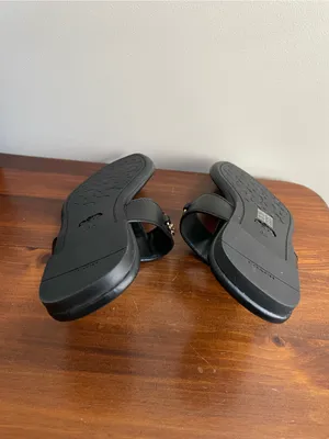 Coach Black Leather Thong Sandals with Gold Chain Accent Size 8.5 thumbnail 6