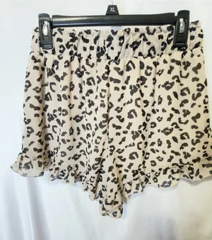 Harper Heritage Chic High Waist Leopard Print Shorts Size Medium thumbnail 1
