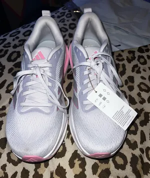 Adidas Pink and white brooks thumbnail 1