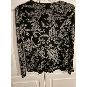 Sigrid Olsen Sport Womens Large Black White Floral Mesh V-Neck Lettuce Edge Top thumbnail 5