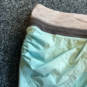 Lululemon size 8 Mint Green Skirt with shorts grey white striped Waistband thumbnail 3