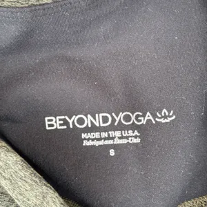 Beyond Yoga Spacedye Stacked & Sliced high waisted 7/8 leggings size S small thumbnail 12