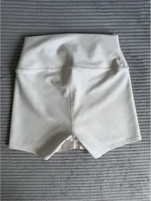 Alo Yoga shorts size XS thumbnail 3