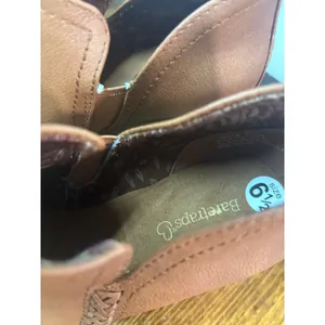 Baretraps brown heeled ankle boots size 6.5 thumbnail 4