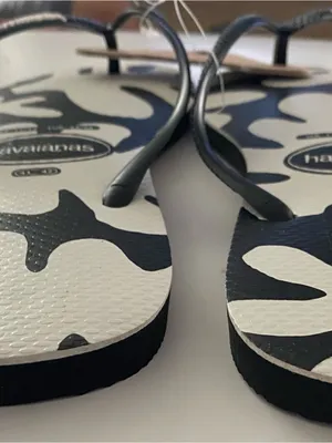 NWT Havaianas Women’s Slim Coral Slip on Black & White Flip Flops thumbnail 9