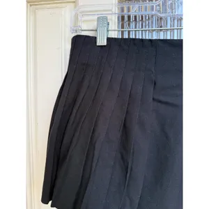 Garage‎ Black Pleated Mini Wrap Skort Side Tie Preppy Dark Academia Size XS thumbnail 2