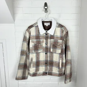 Vigoss Plaid Faux Shearling Collar Crop Trucker Jacket Size M thumbnail 4