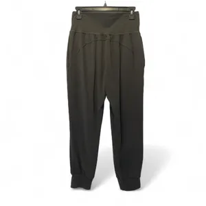Athleta Cruise in Powervita High-Waisted Jogger. Size M thumbnail 3