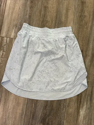 Lululemon Hotty Hot High-Rise Skirt modified thumbnail 2