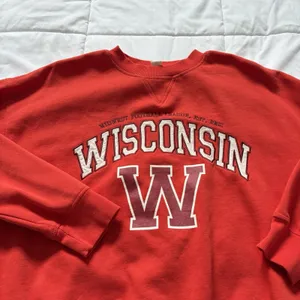 H&M‎ Sweater Womens Medium Red Wisconsin Football Embroidered Crew Neck thumbnail 2