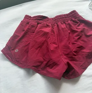 Lululemon Shorts Hotty Hot 2.5" thumbnail 2