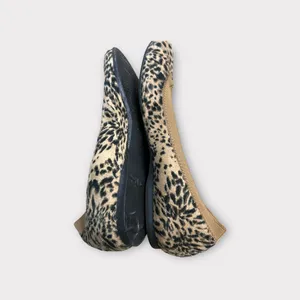 Stuart Weitzman Women Sz7 M Lastikon‎ Leopard Print Suede Ballet Flat Comfort thumbnail 3