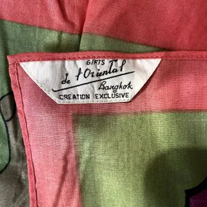 Gifts de l'Oriental Bangkok Elephant Tropical Leaf Square Scarf‎ Green Pink thumbnail 3