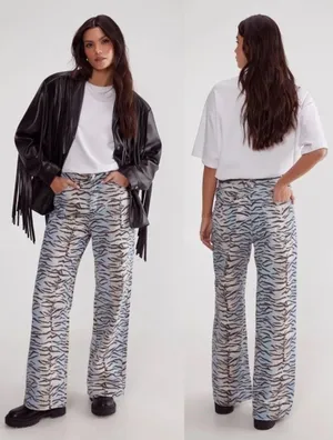 NWT Nasty Gal Tiger Print Denim Wide Leg Jeans Size 6 thumbnail 2