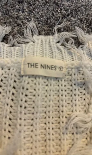 Cropped Sweater Size L thumbnail 2