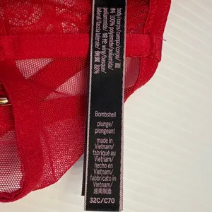 Victoria's Secret Bombshell Bra Womens‎ 32C Red Lace Strappy Front Close LNEW thumbnail 9