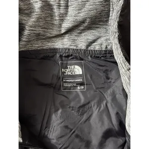The North Face Women's 1/4 Zip Up Pseudio Vest Gray Black Size Small‎ thumbnail 4