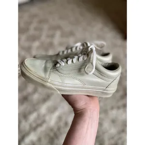 Vans Leather Low Top Sneakers Old Skool 90s Y2K Ivory VTG Skater Preppy Gen Z 6 thumbnail 2