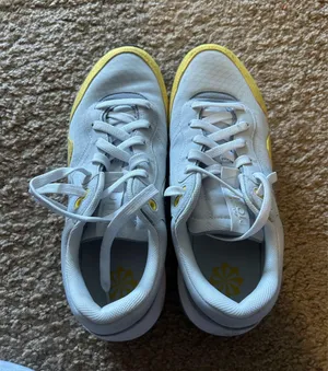 Nike Shoes thumbnail 1