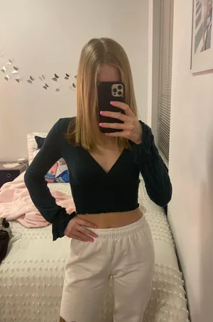 Urban Outfitters Top thumbnail 1