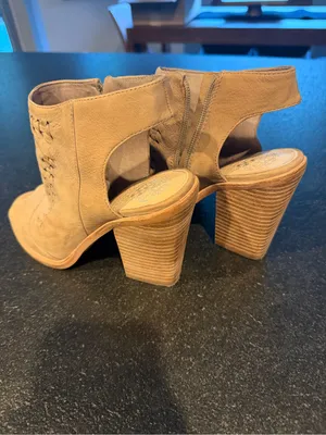 Vince Camuto Katri Woven Booties! Women’s 8! Perfect condition! thumbnail 9