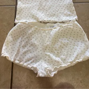 Brandy melville sleepwear set OS thumbnail 2