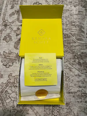 Kendra Scott Earrings thumbnail 8