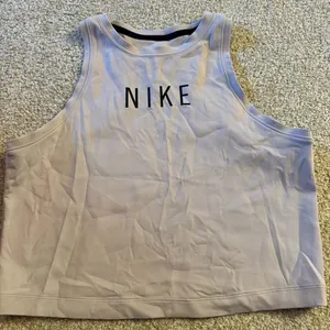 nike workout top thumbnail 1