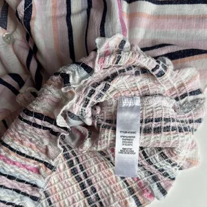 Striped V thumbnail 5