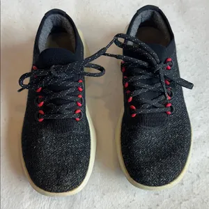 Allbirds Wool Tree Dasher Sneakers in Heathered black size W8 thumbnail 3