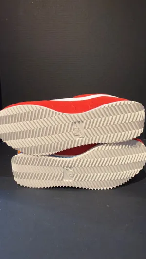 Women’s Nike Cortez size 7W thumbnail 5