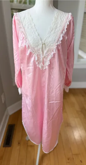 Vintage Honors Pink Lace Trim Flannel Lined Long Sleeve Nightgown Sz Small thumbnail 1
