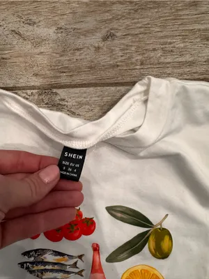 SHEIN White Crop Tee with Colorful Food & Seafood Print thumbnail 3
