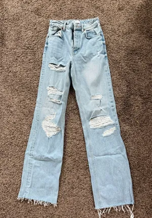 ZARA High-Rise Jeans thumbnail 1