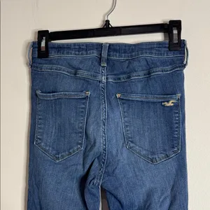 Hollister Ultra High-Rise Advanced Stretch Ripped Skinny Jeggings jeans size 28 thumbnail 4