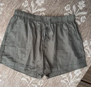 NWOT Women's Olive Drawstring Linen-Blend Shorts thumbnail 1