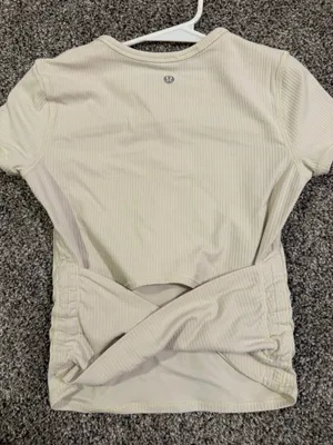 Lululemon top thumbnail 2