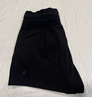Lululemon Dance Studio High-Rise Short 3.5" Black size 6 women thumbnail 1