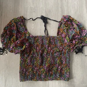 Free People Floral Smocked Crop Top XS Puff Sleeve Tie Back Blouse thumbnail 4