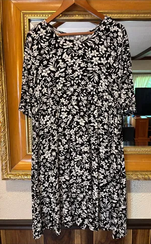 Old Navy Black & White Floral Swing Dress - Size XL thumbnail 1