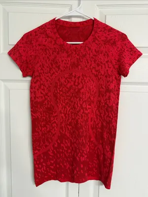 🍋 LULULEMON Swiftly Tech Short-Sleeve Shirt 2.0 Size 6 thumbnail 2